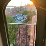 Castropola Views With Private Parking Apartment