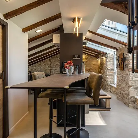 Castropola Views With Private Parking Apartament *