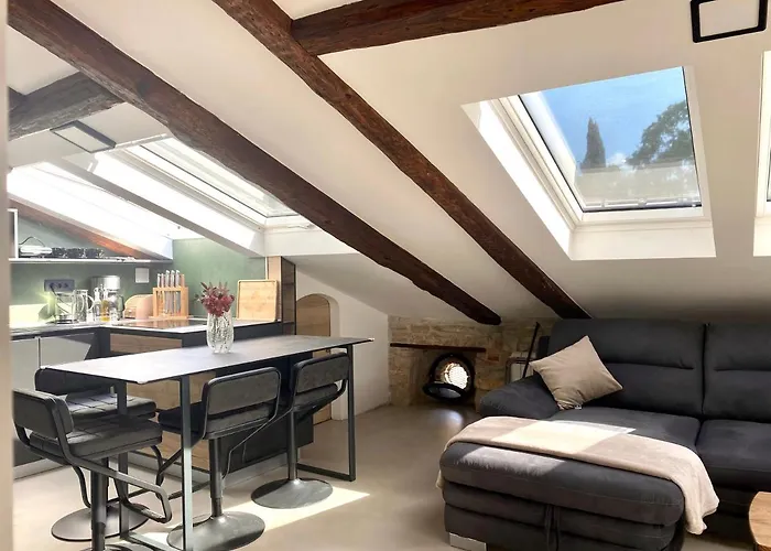 Castropola Views With Private Parking Apartament *