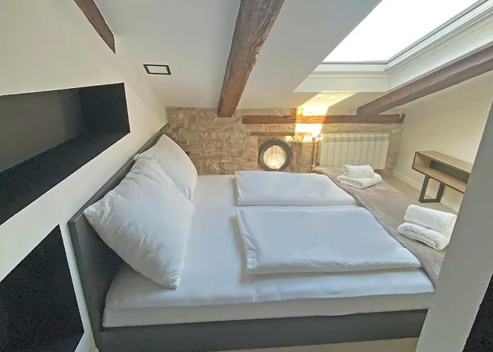 Castropola Views With Private Parking Apartament *