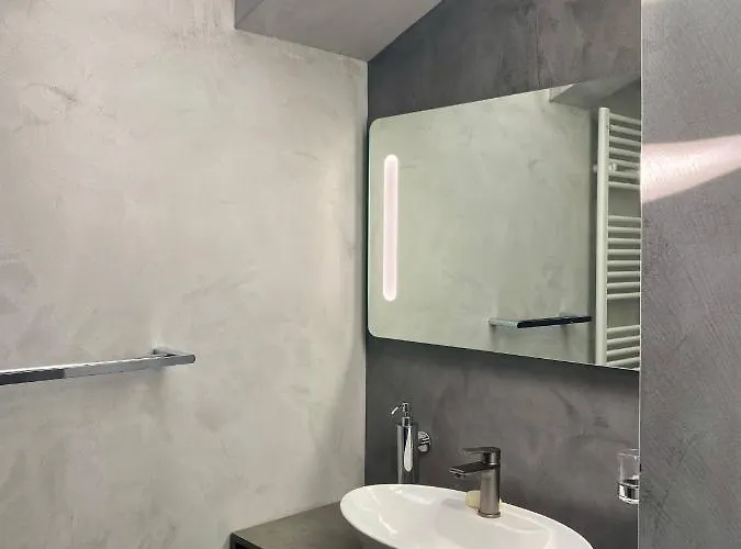 Castropola Views With Private Parking *