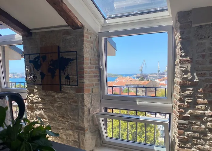 Castropola Views With Private Parking * Pula