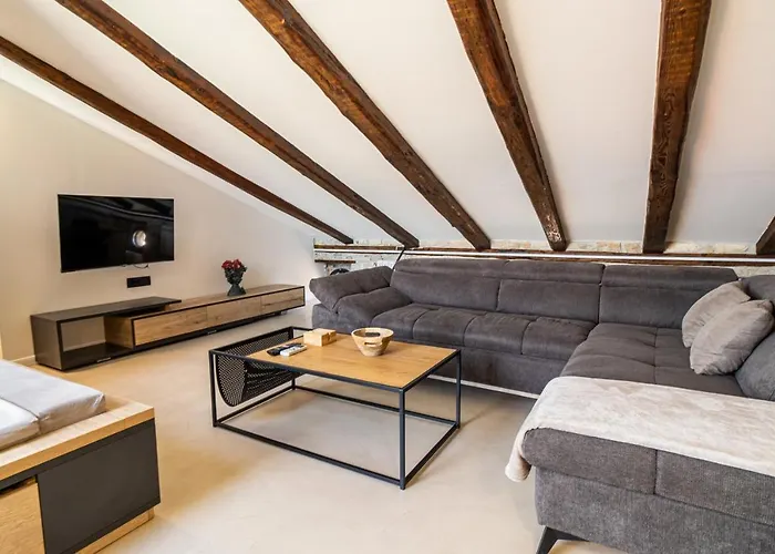 Apartament Castropola Views With Private Parking