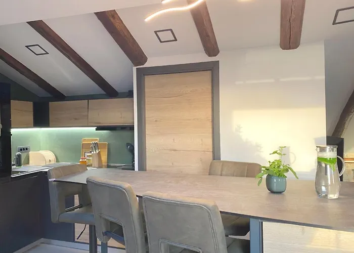 Castropola Views With Private Parking * Pula