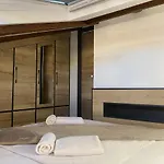Appartement Castropola Views With Private Parking *