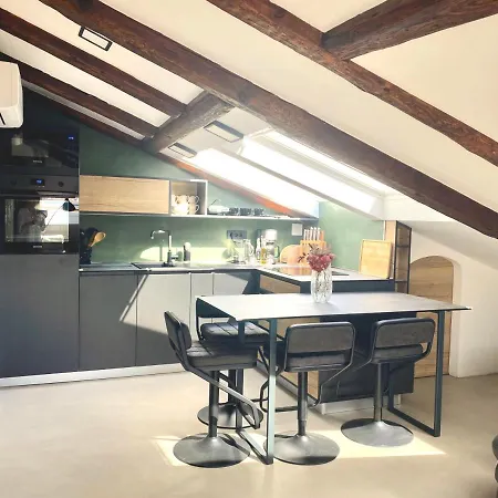 Castropola Views With Private Parking * Póla