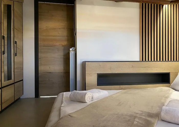 Castropola Views With Private Parking * Póla