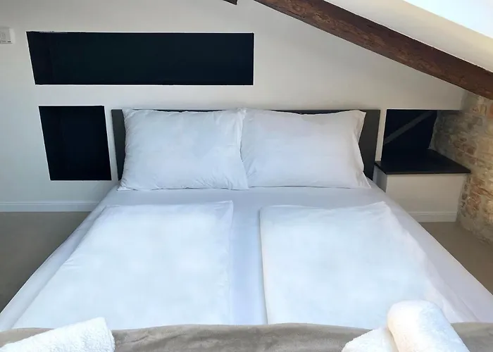 Castropola Views With Private Parking Apartman